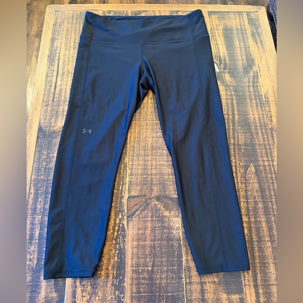 Under Armour Black Women's Leggings cropped Length